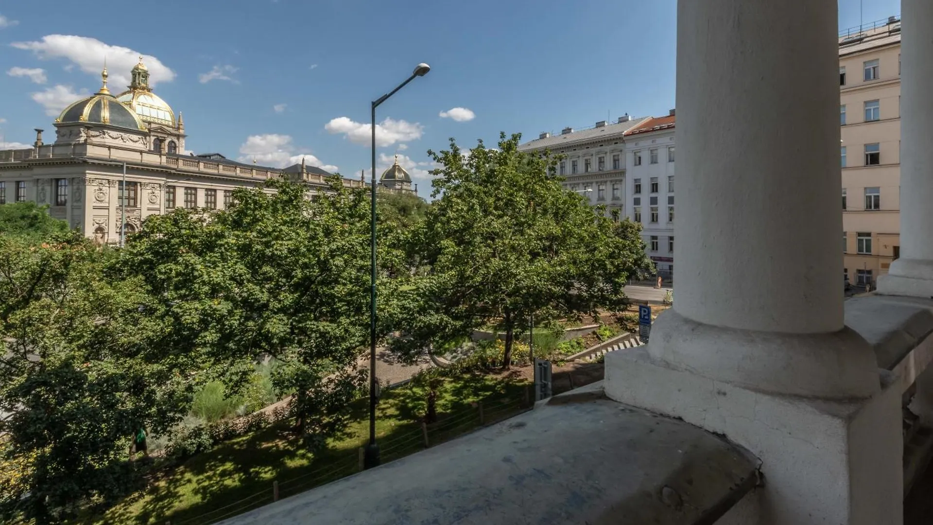 Centrally Located 3Bd Home Near National Museum Praga Repubblica Ceca