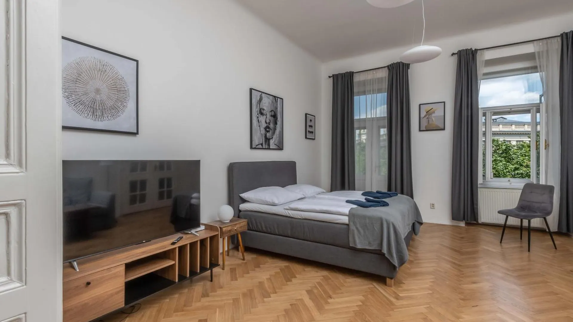 Centrally Located 3Bd Home Near National Museum Praga Appartamento