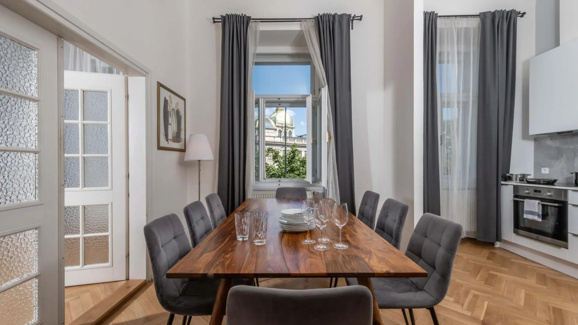 Centrally Located 3Bd Home Near National Museum Praga